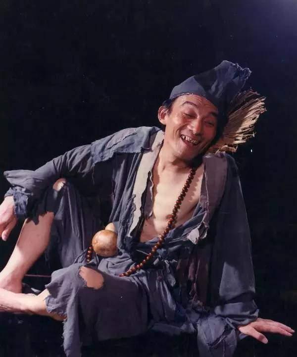 济公怎么被爆料了呢视频,揭秘“济公怎么被爆料”背后的真相  第2张